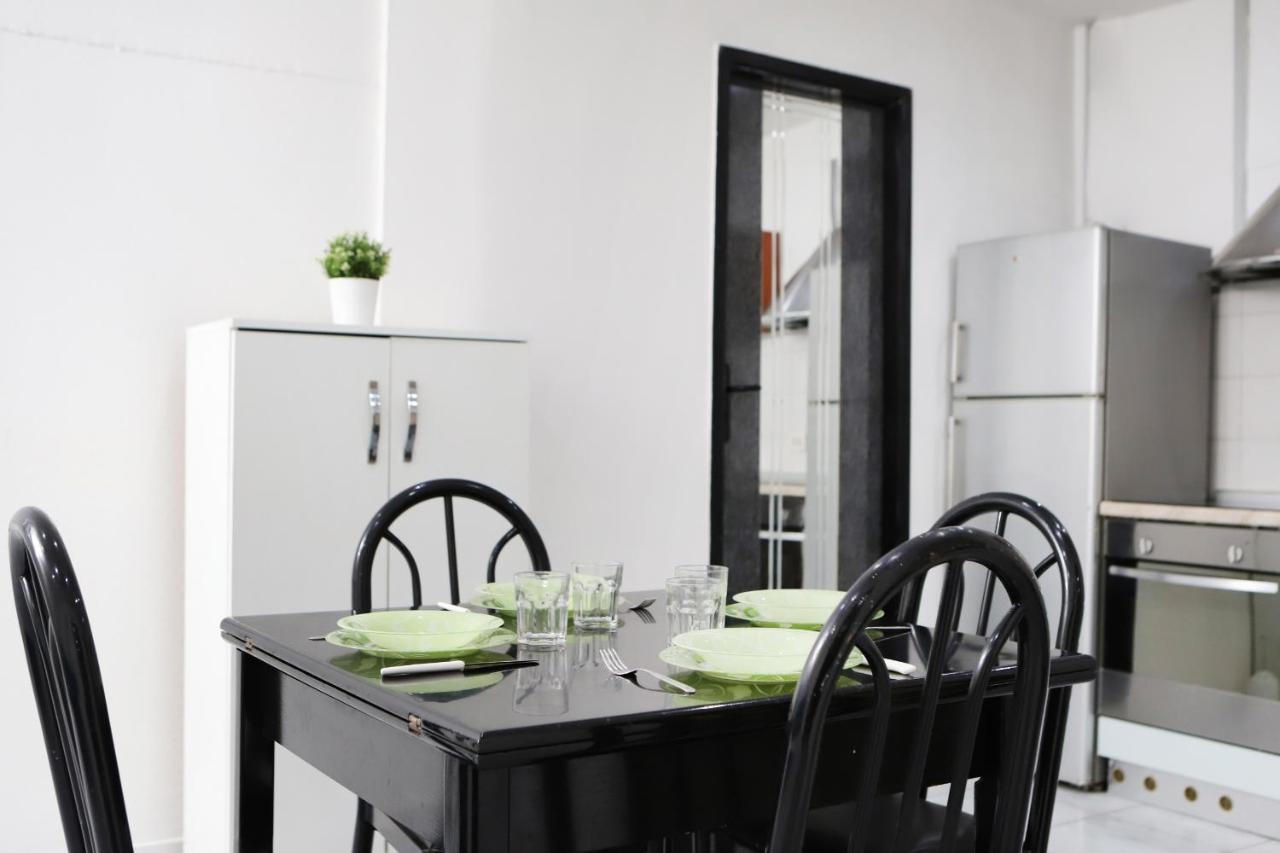 Napoli Centrale Budget Apartment Екстер'єр фото